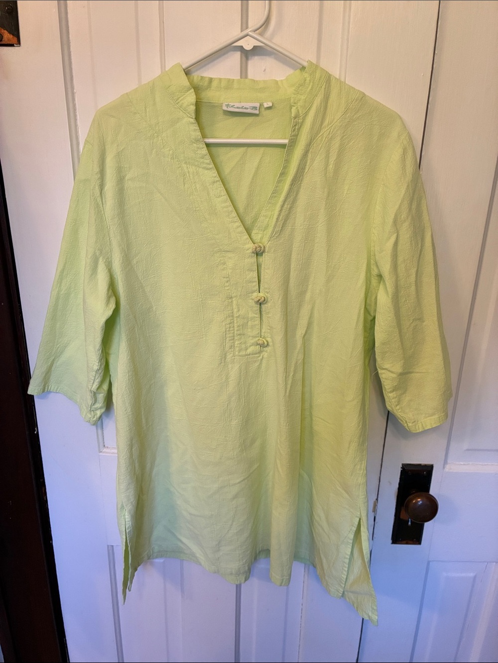 Lulu B Light Green Tunic top, size L